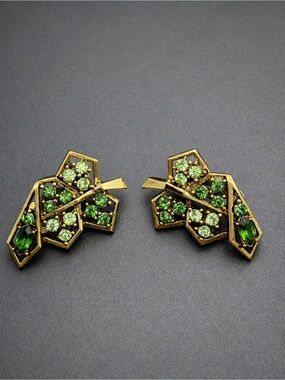 Vintage Weiss Green  Leaf Clip-On Earrings